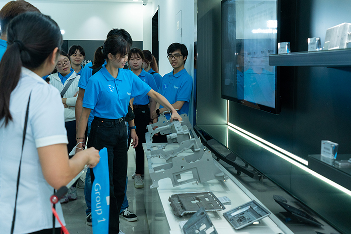 香港生產力局促進局2023年夏季計劃實習生走進嘉瑞（惠州）科技園。